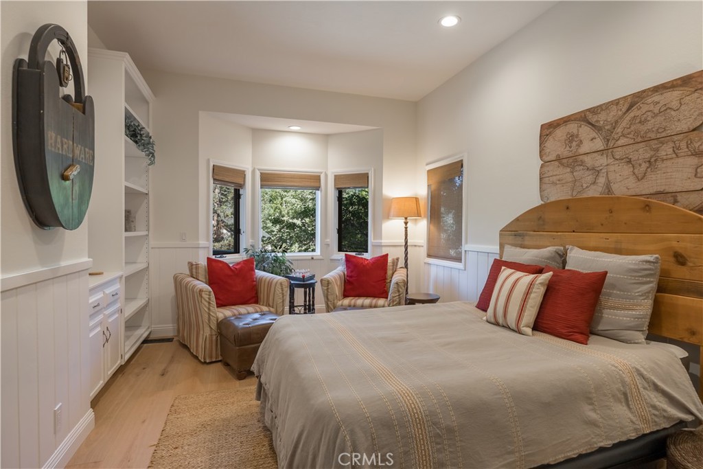 27598 Meadow Bay
