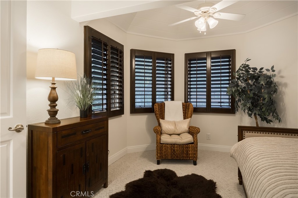 27598 Meadow Bay
