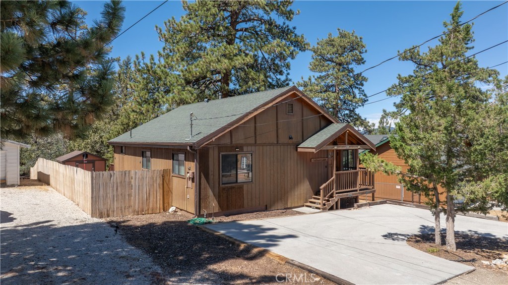 630 Villa Grove Avenue