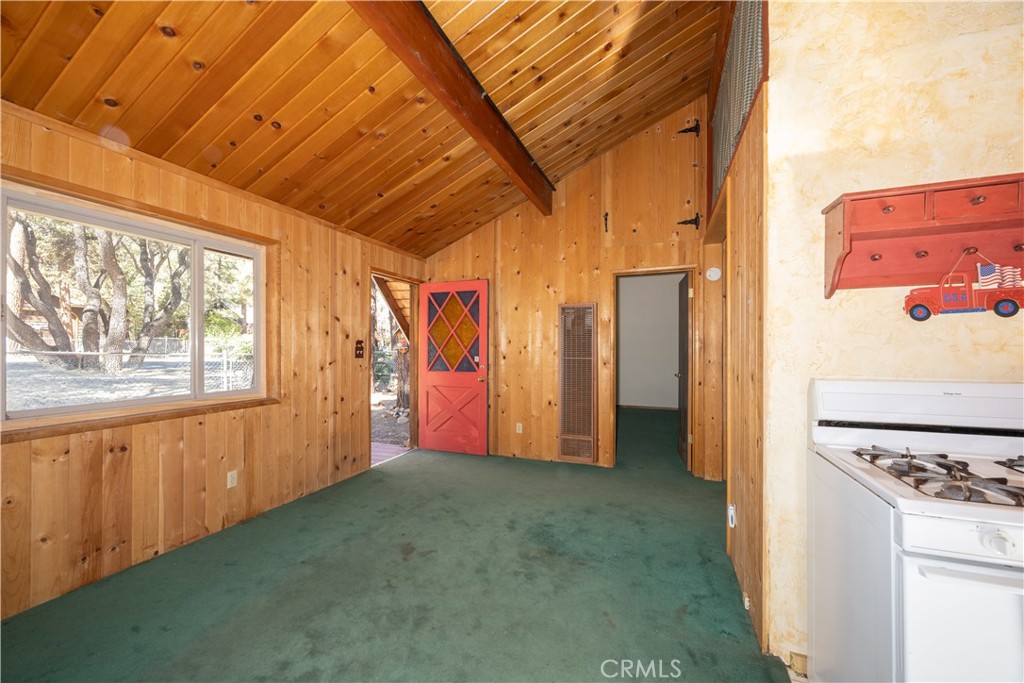 337 Holmes Lane
