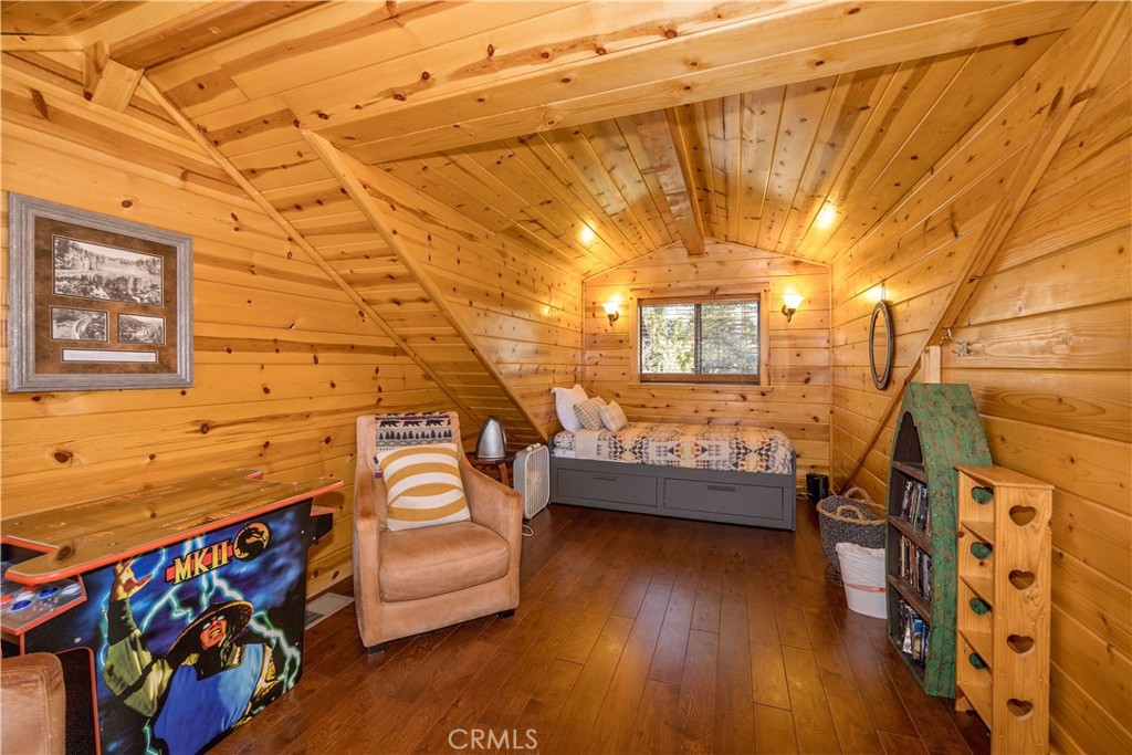 1127 Crags Lane
