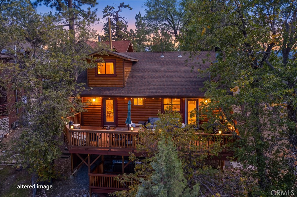 1127 Crags Lane
