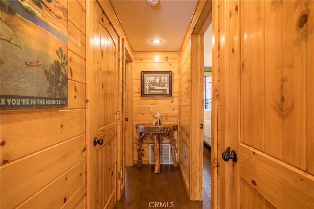 1127 Crags Lane