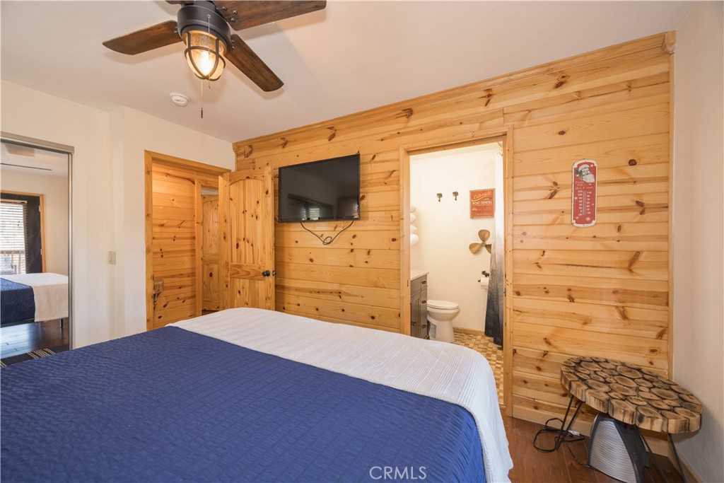 1127 Crags Lane