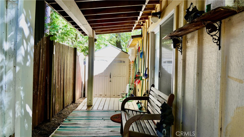 22911 Redwood