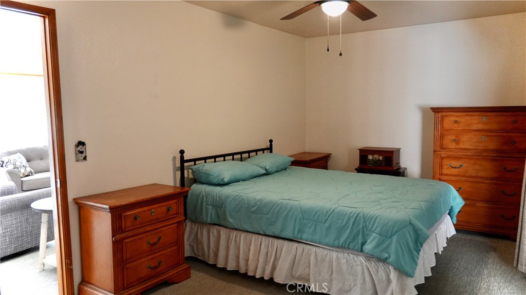 22911 Redwood