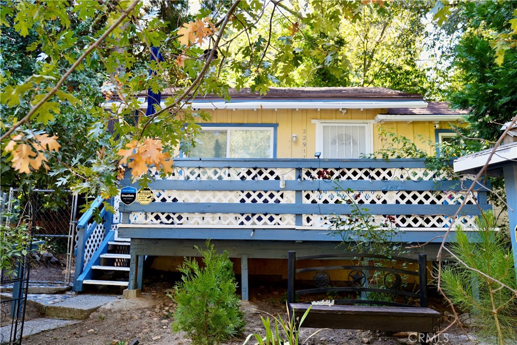 22911 Redwood