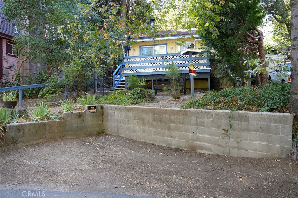 22911 Redwood