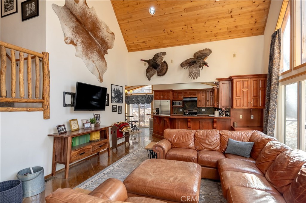 869 Knickerbocker Road