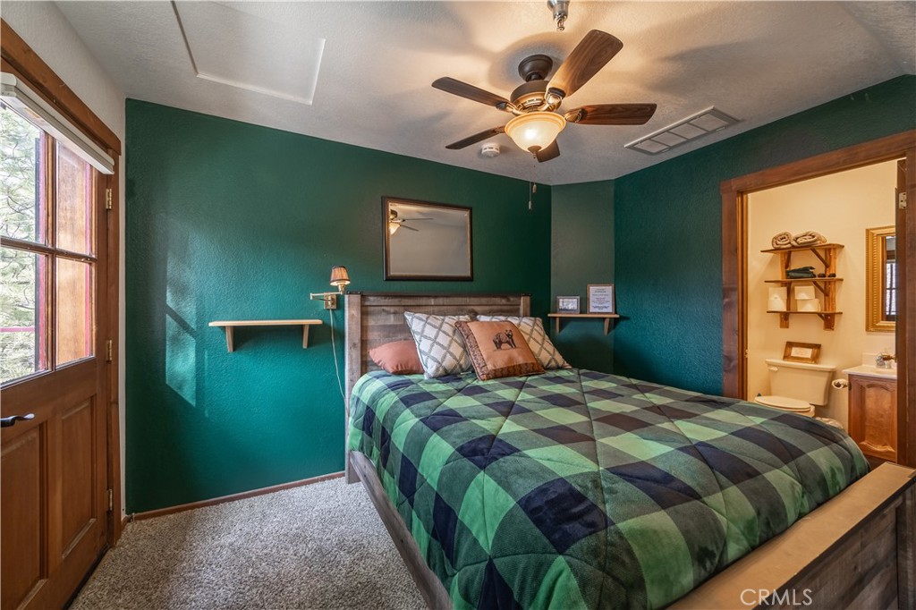 869 Knickerbocker Road