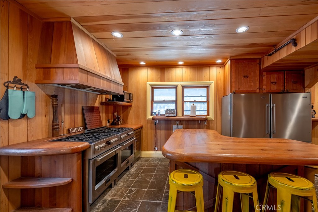 869 Knickerbocker Road