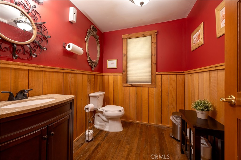 869 Knickerbocker Road