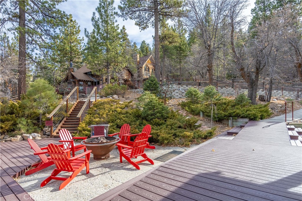 869 Knickerbocker Road