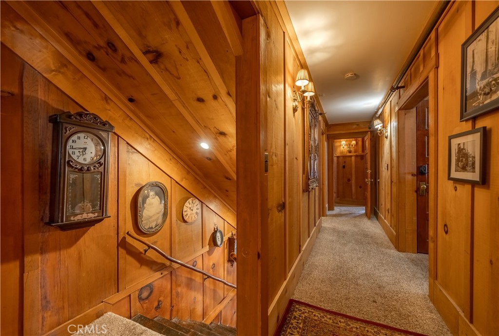 869 Knickerbocker Road