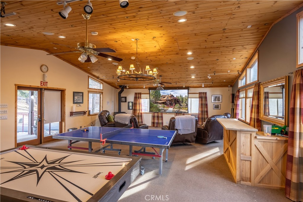 869 Knickerbocker Road