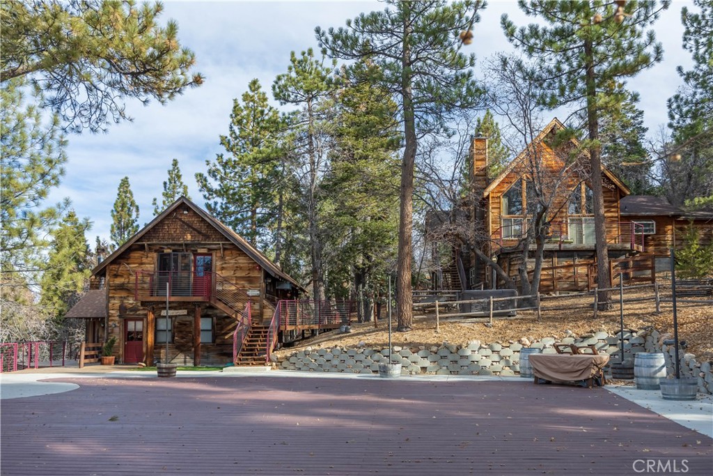 869 Knickerbocker Road