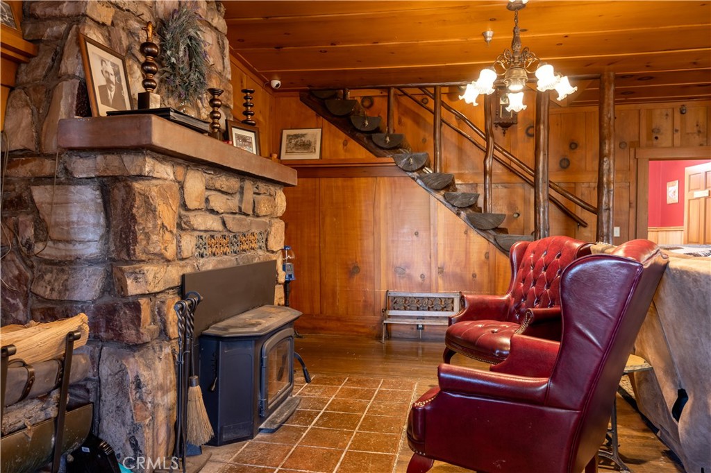 869 Knickerbocker Road