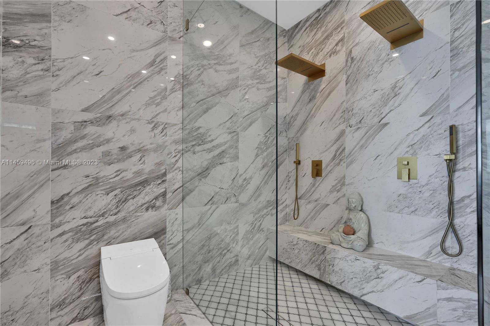 725 NE 22nd St Unit: PH2F