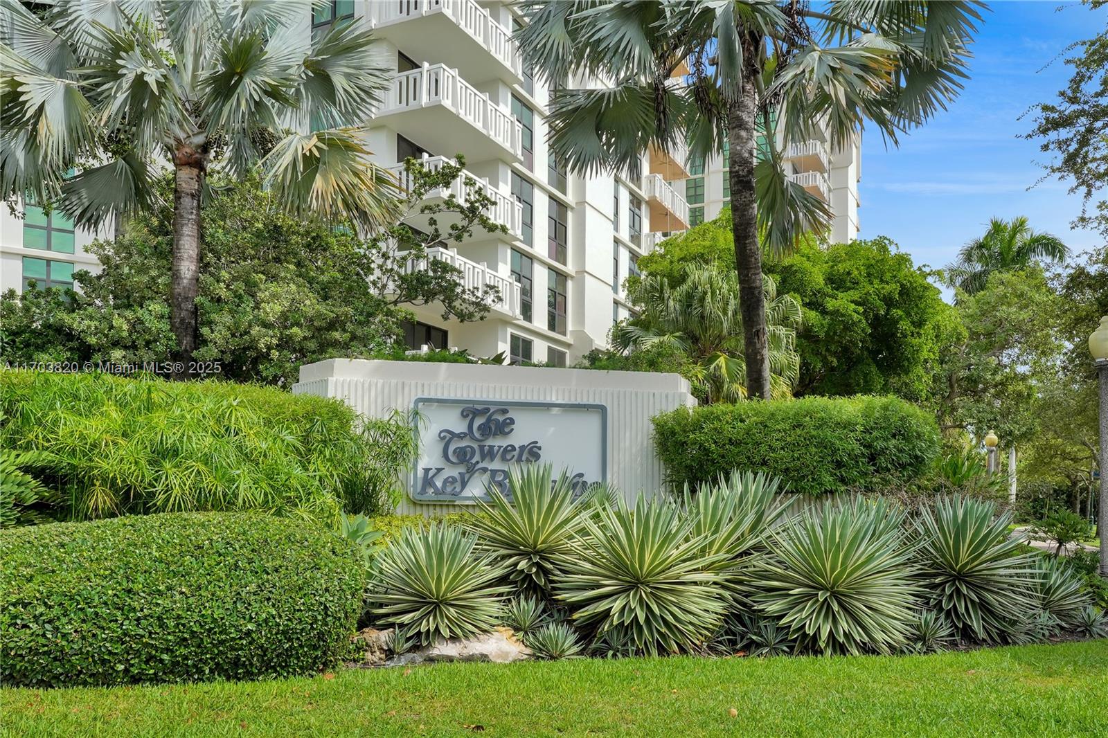 1121 Crandon Blvd # E803