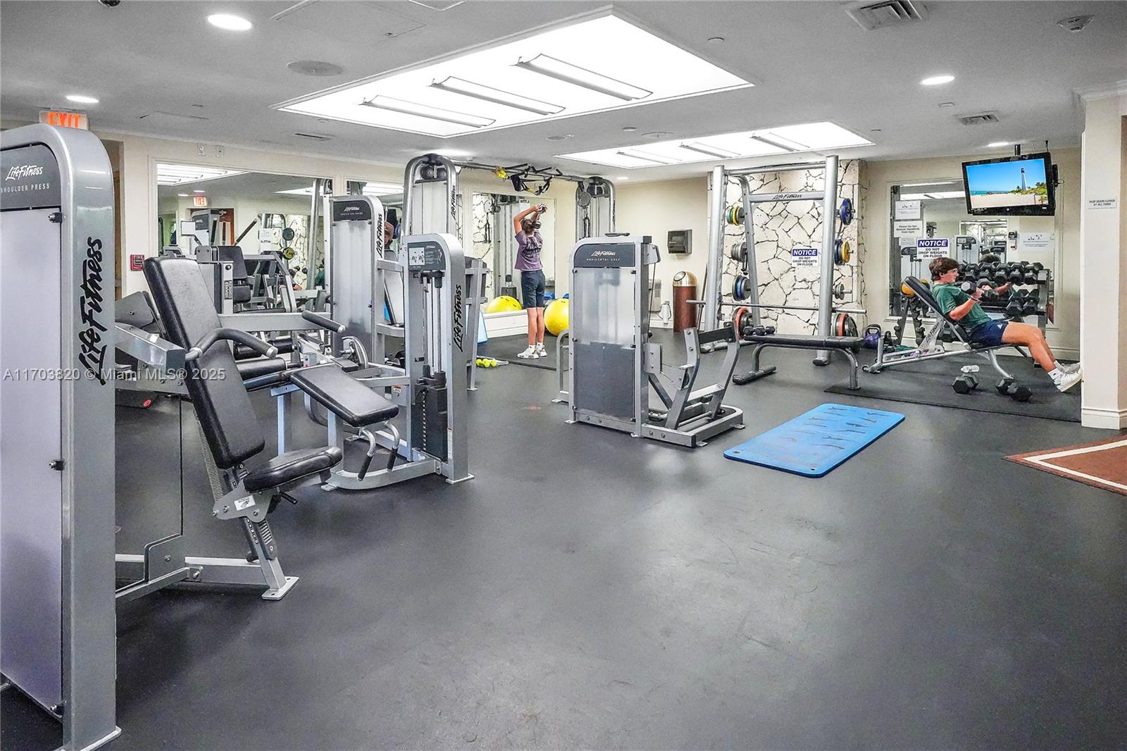 1121 Crandon Blvd # E803