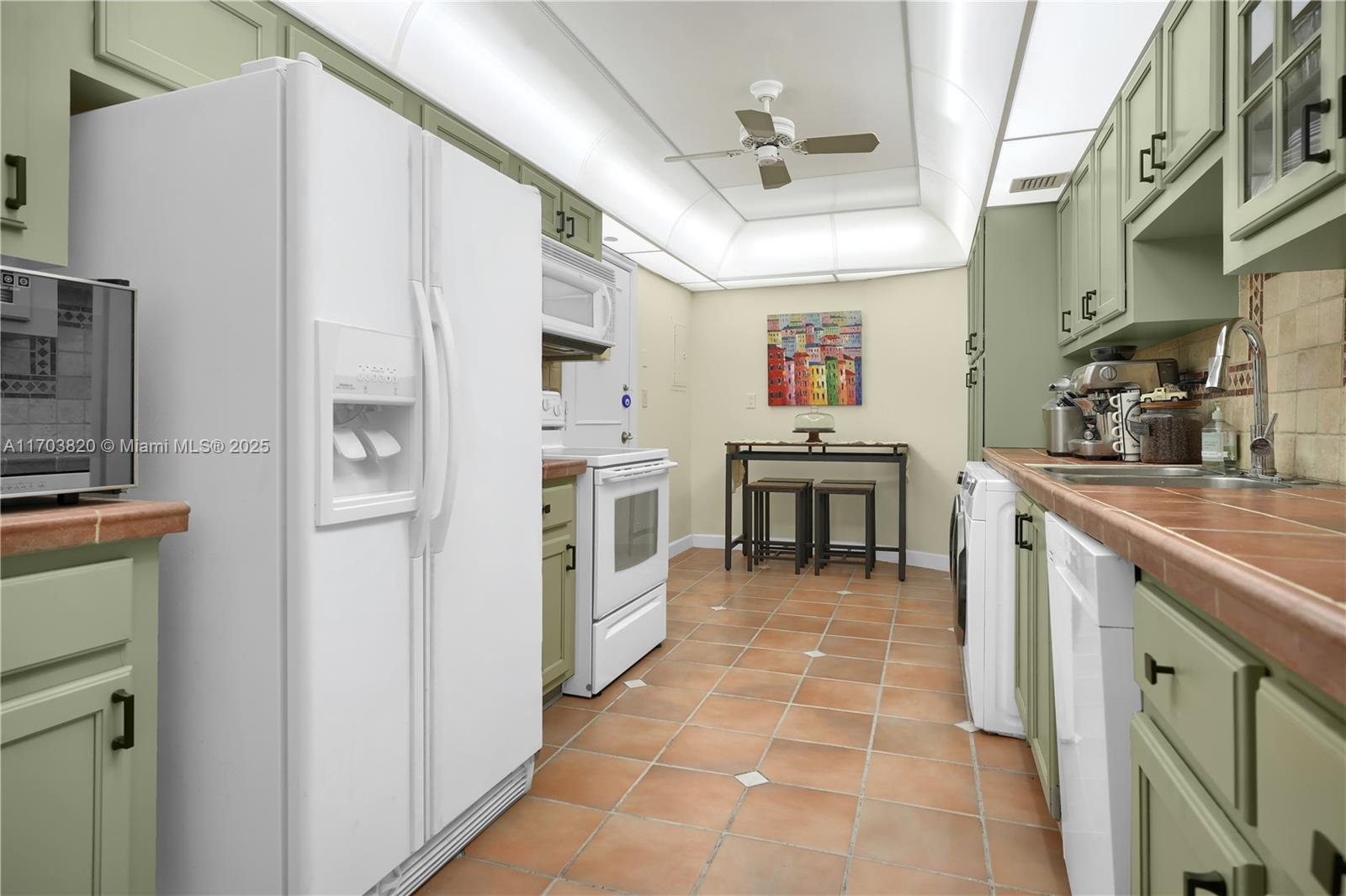 1121 Crandon Blvd # E803