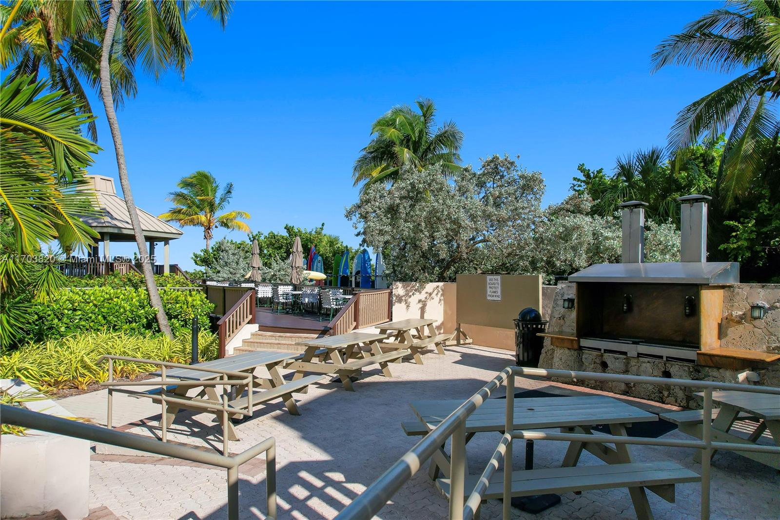 1121 Crandon Blvd # E803