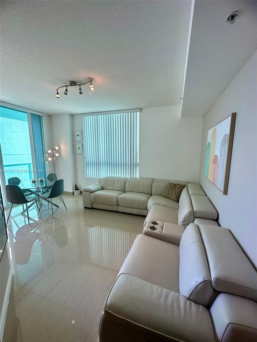 1900 N Bayshore Dr # 1505