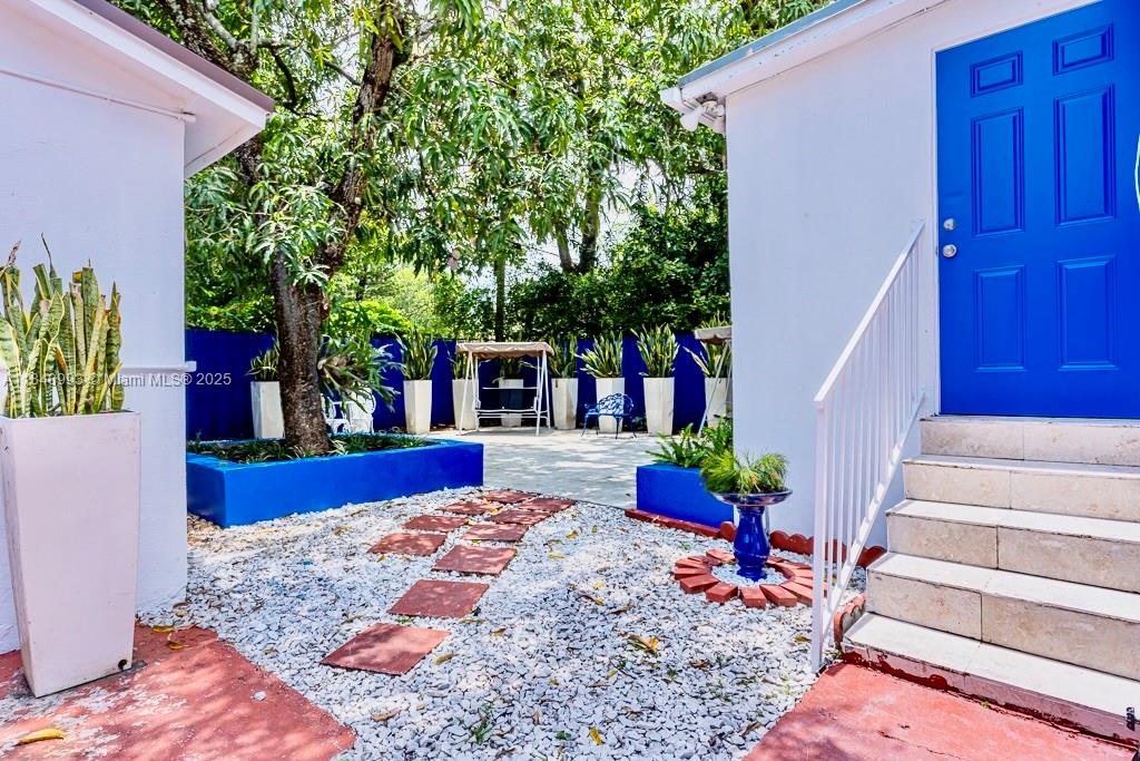 126 NW 33rd St