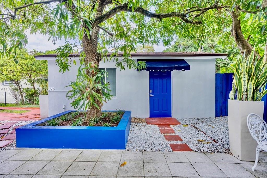 126 NW 33rd St