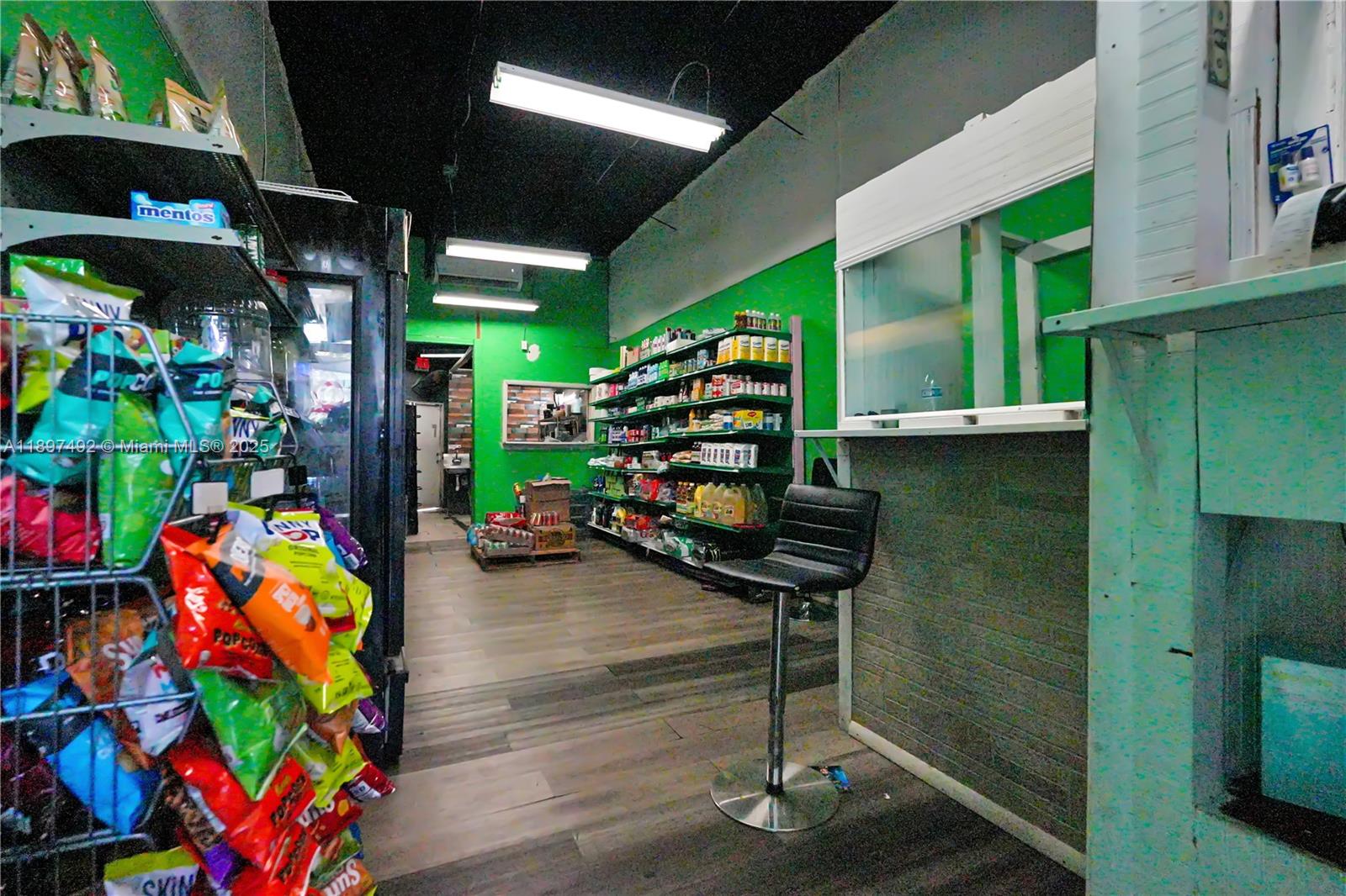 12985 W Dixie Hwy, North Miami