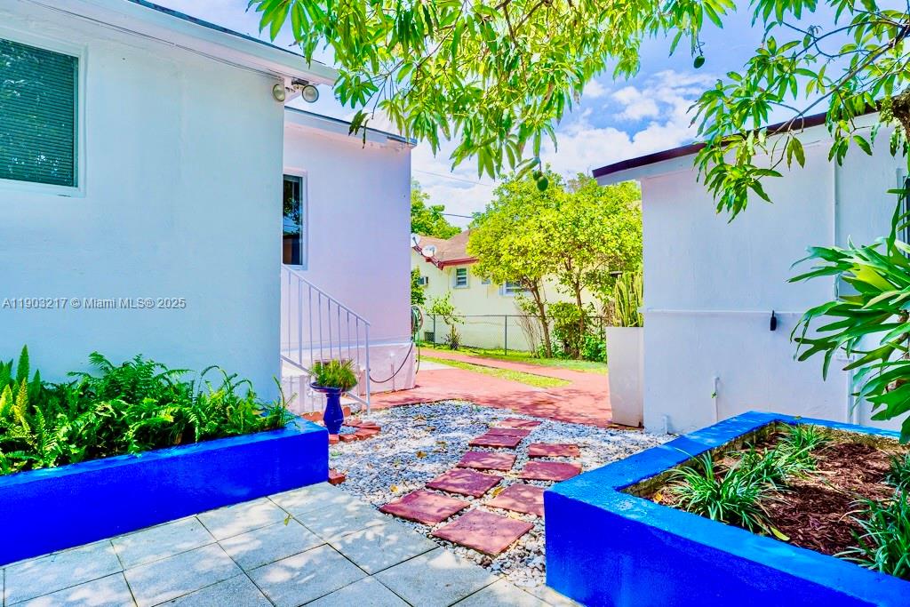 126 NW 33rd St, Miami