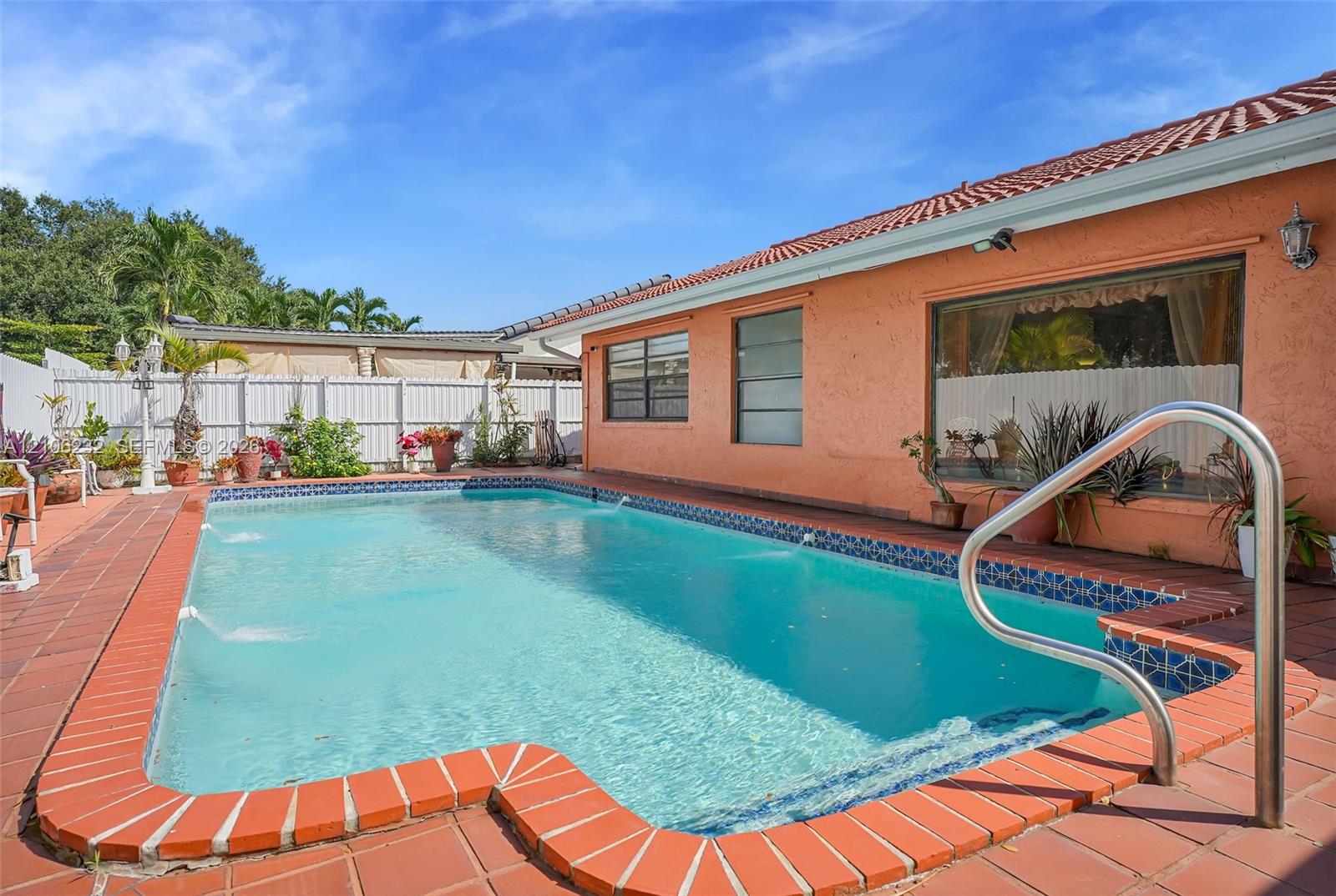 6537 NW 201st Ter