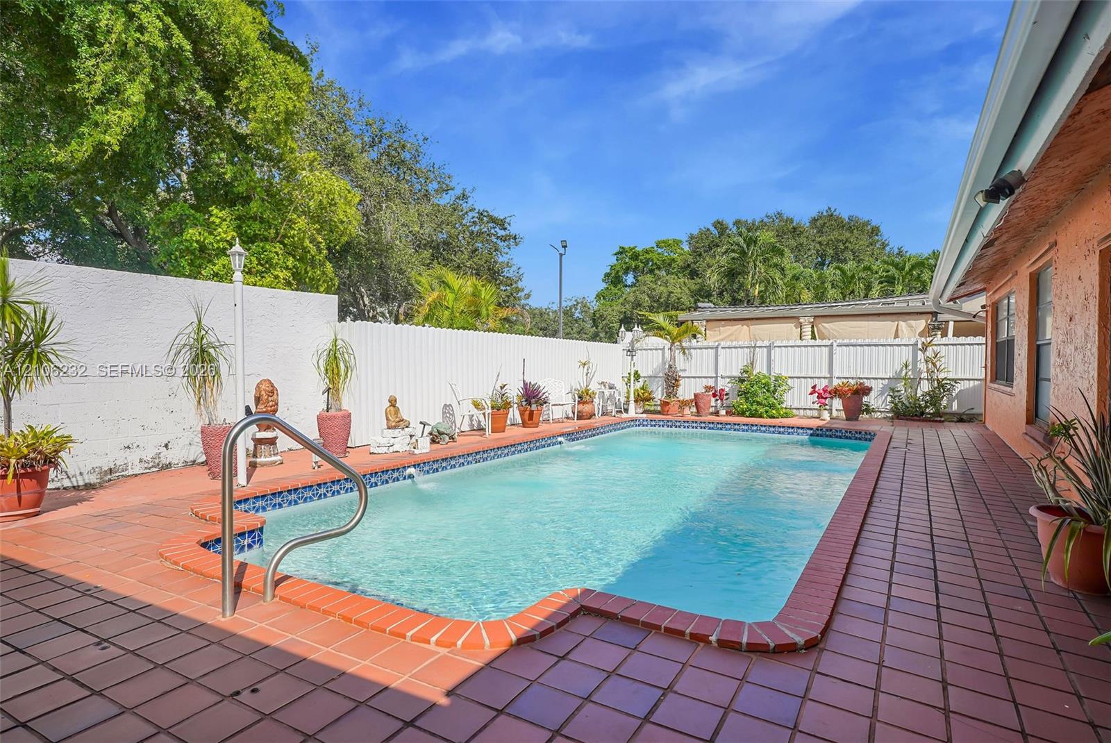 6537 NW 201st Ter
