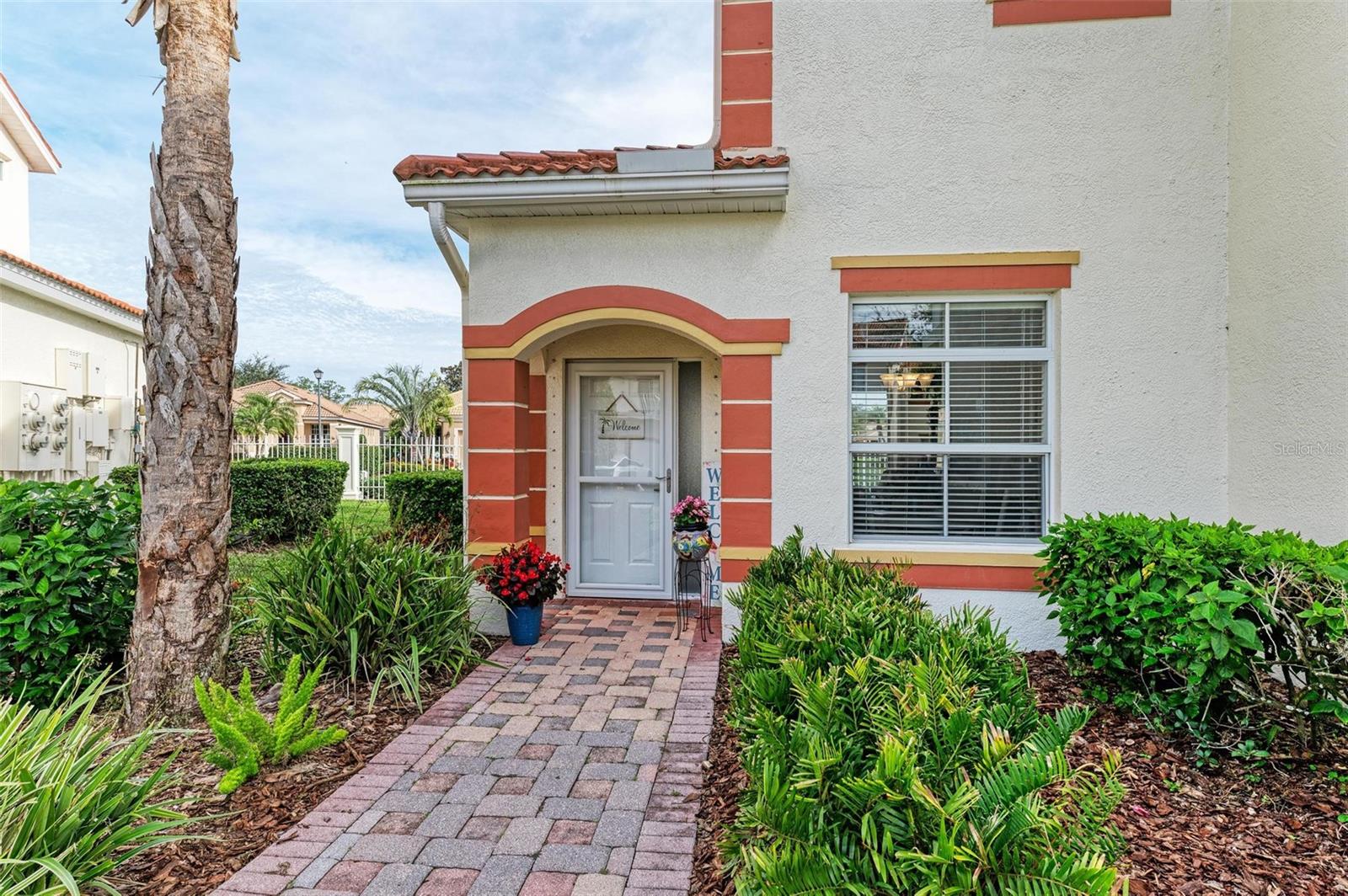 7349 FOUNTAIN PALM CIR #7349