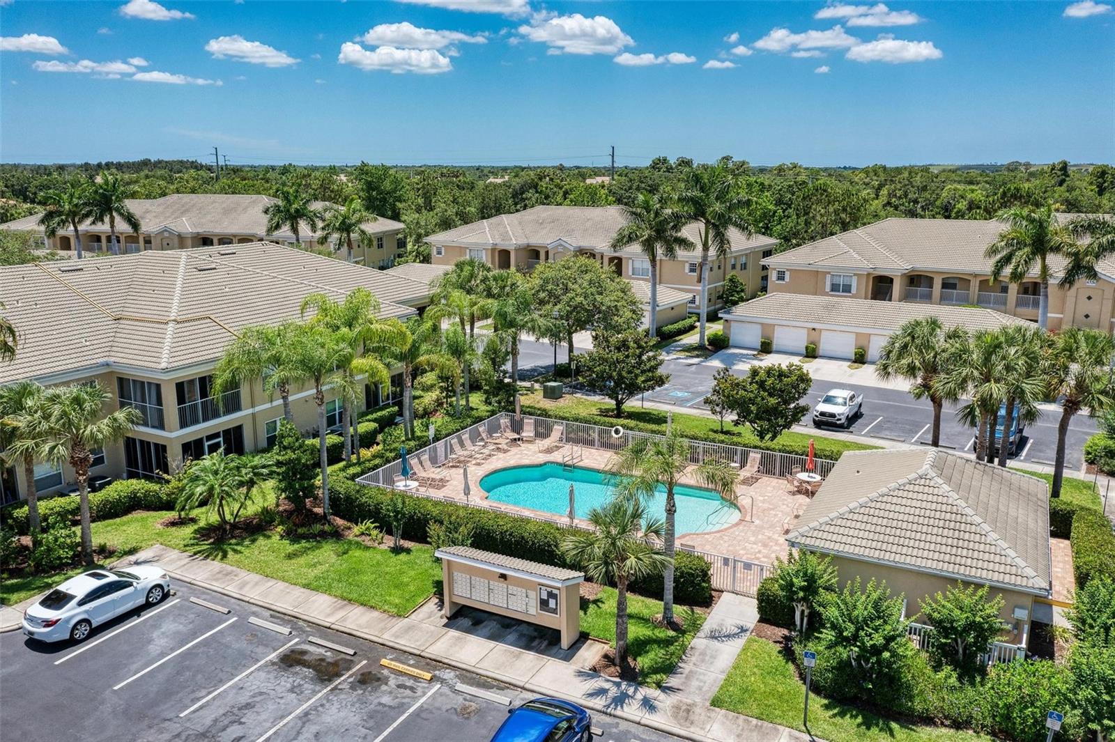 7349 FOUNTAIN PALM CIR #7349