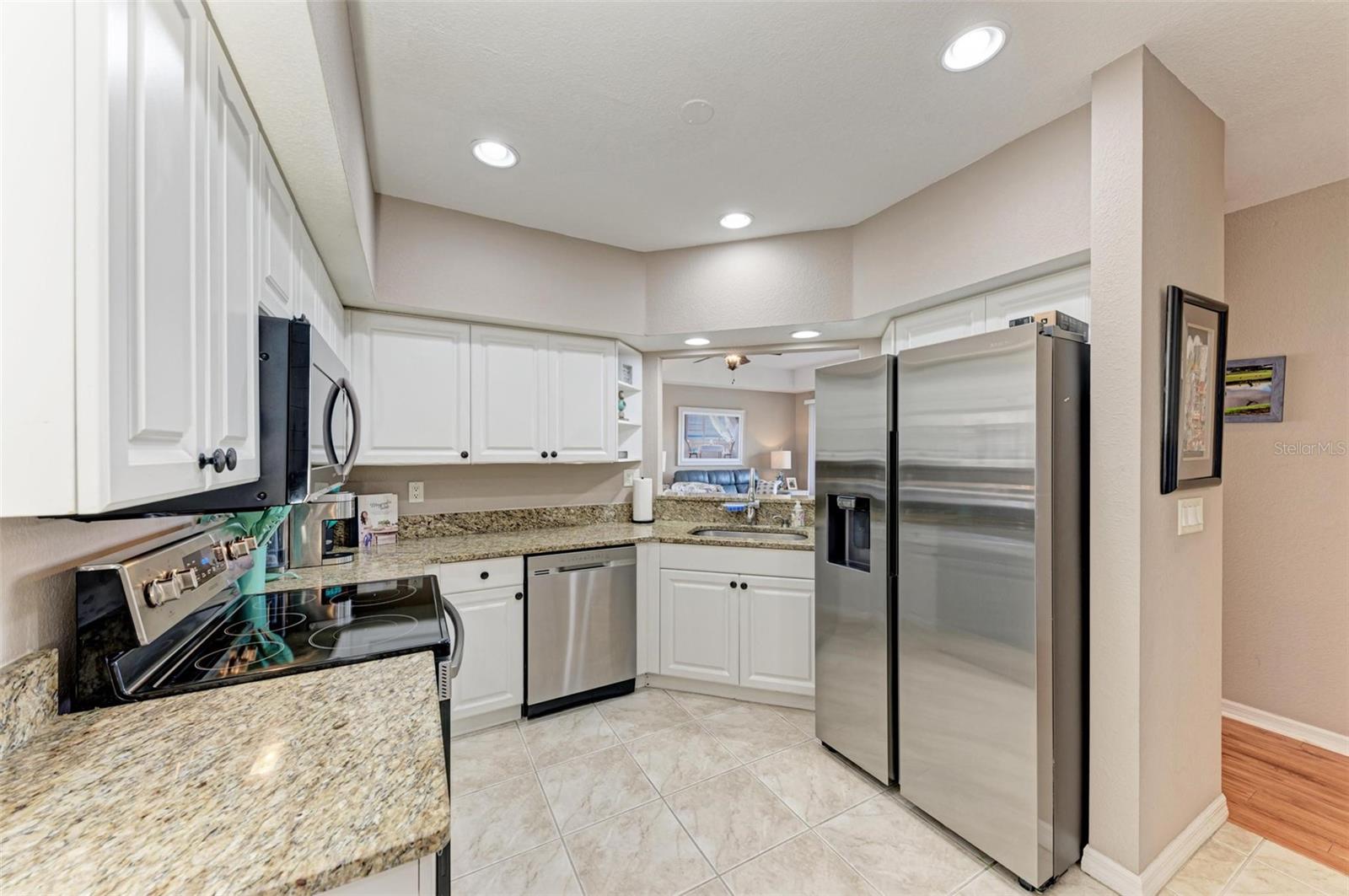 7349 FOUNTAIN PALM CIR #7349