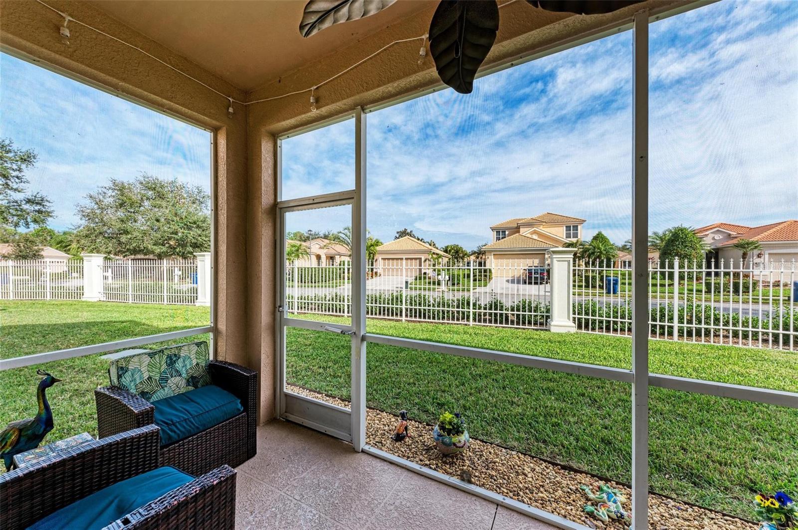 7349 FOUNTAIN PALM CIR #7349