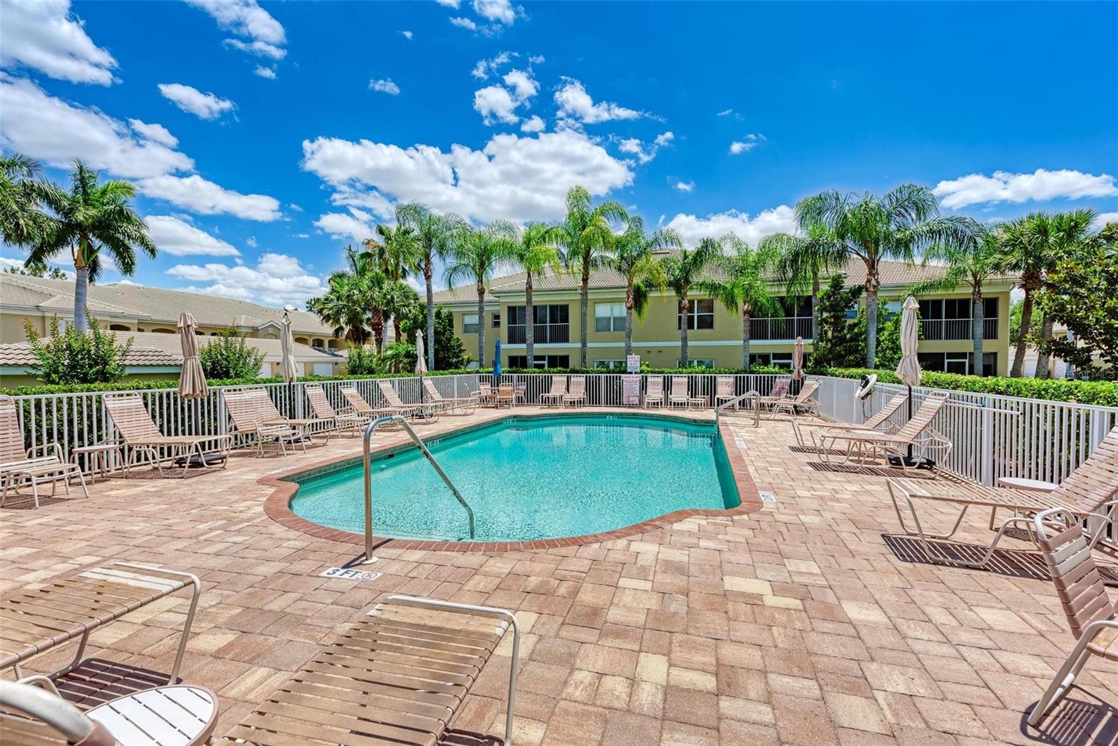 7349 FOUNTAIN PALM CIR #7349