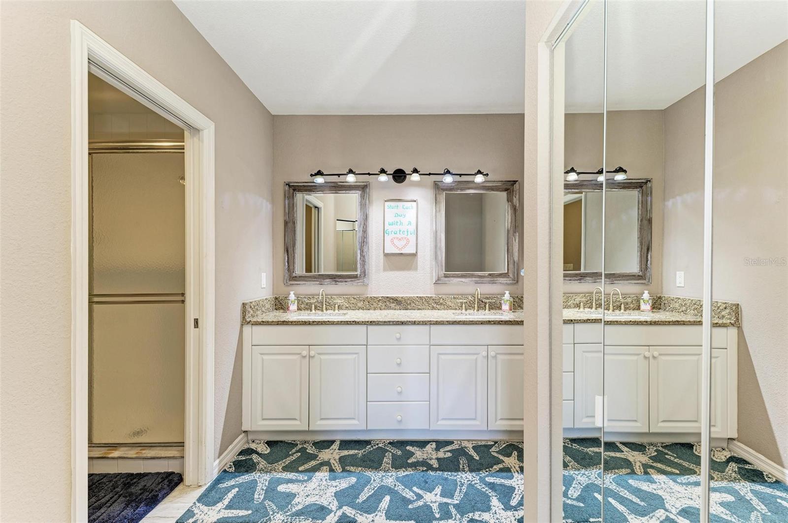 7349 FOUNTAIN PALM CIR #7349