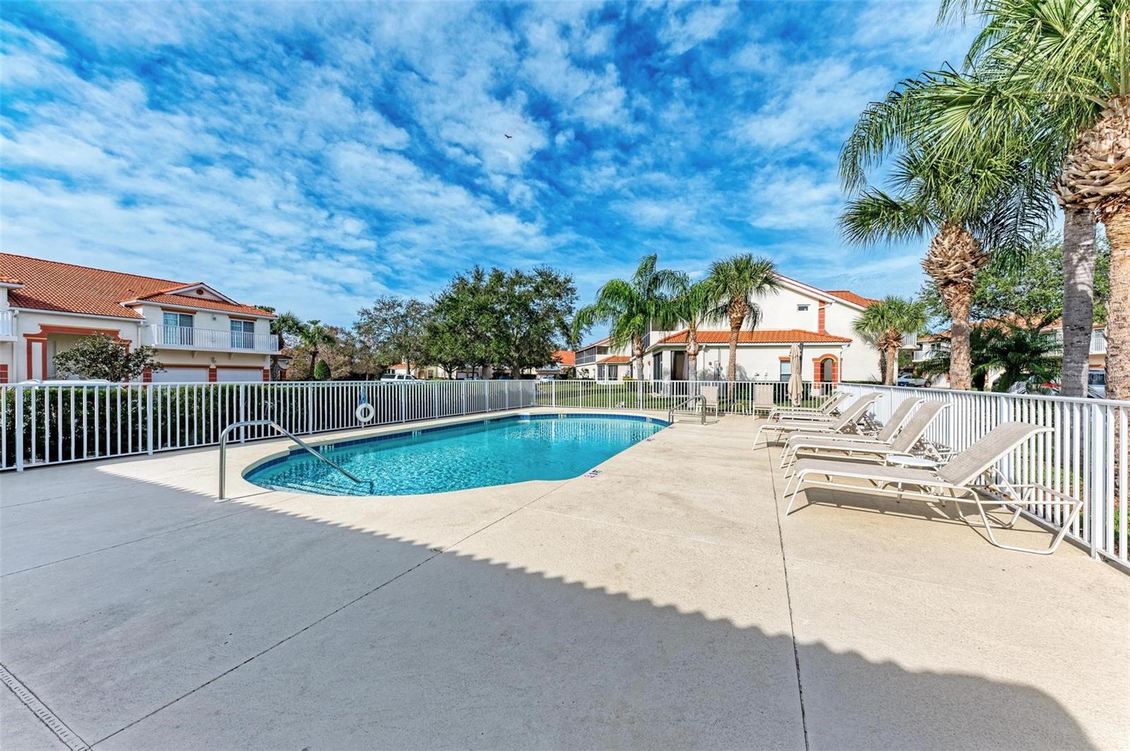 7349 FOUNTAIN PALM CIR #7349