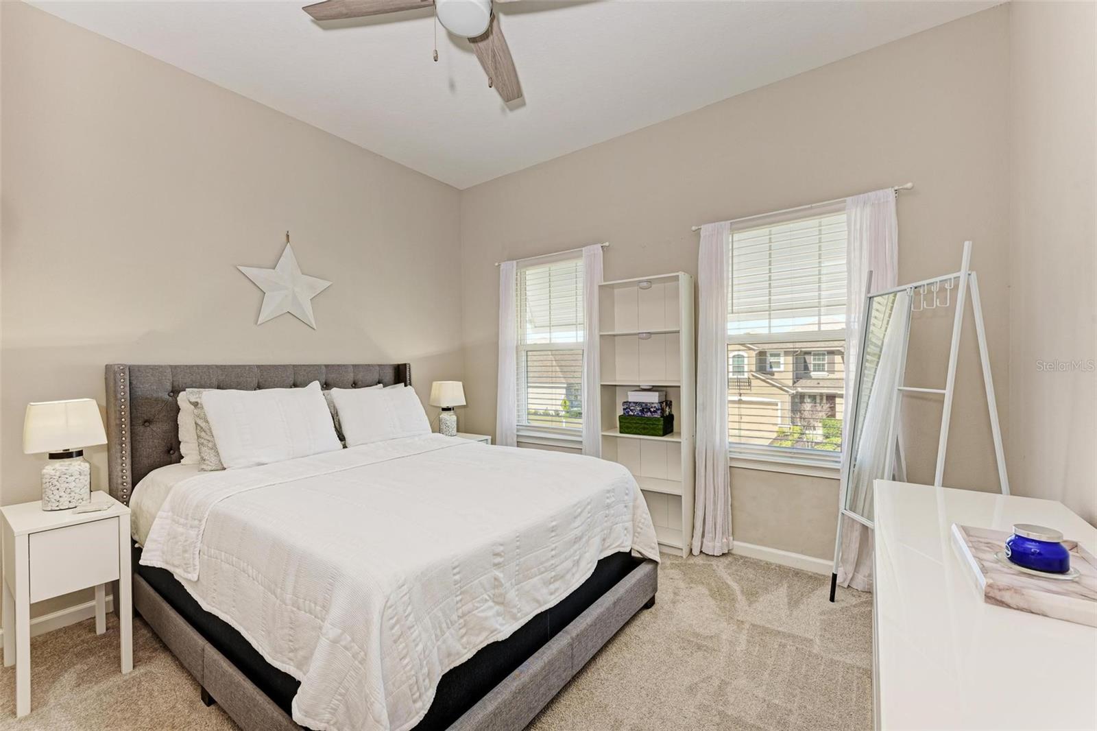 11622 ROLLING GREEN DR