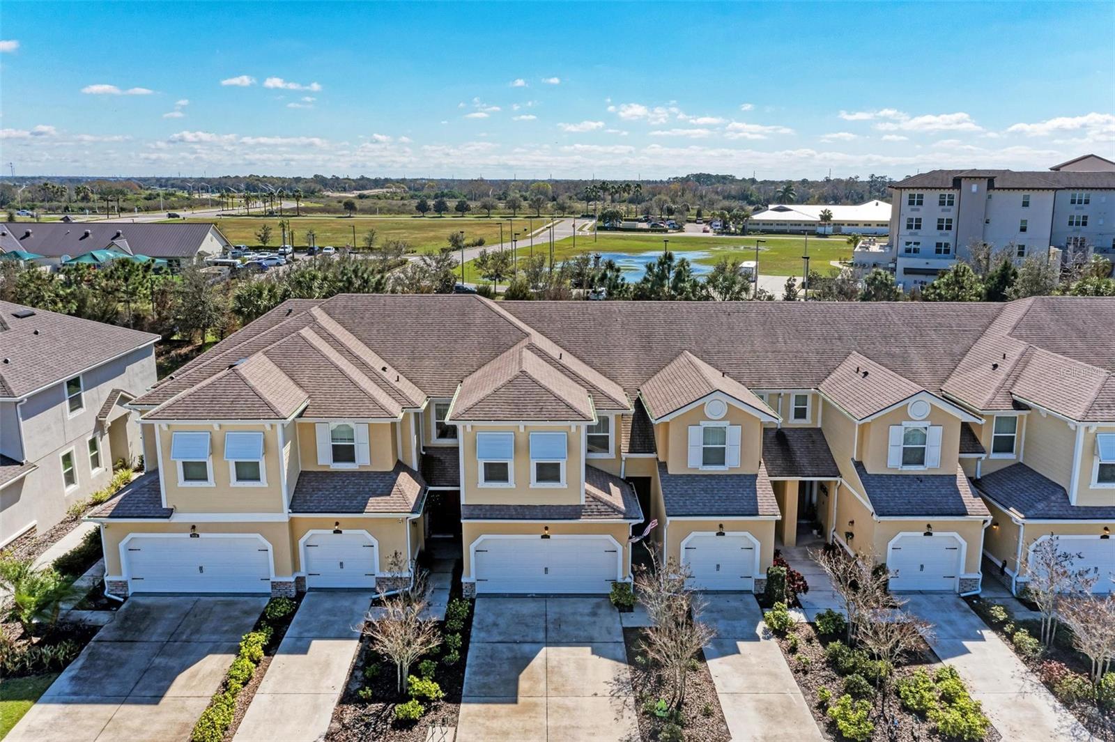 11622 ROLLING GREEN DR