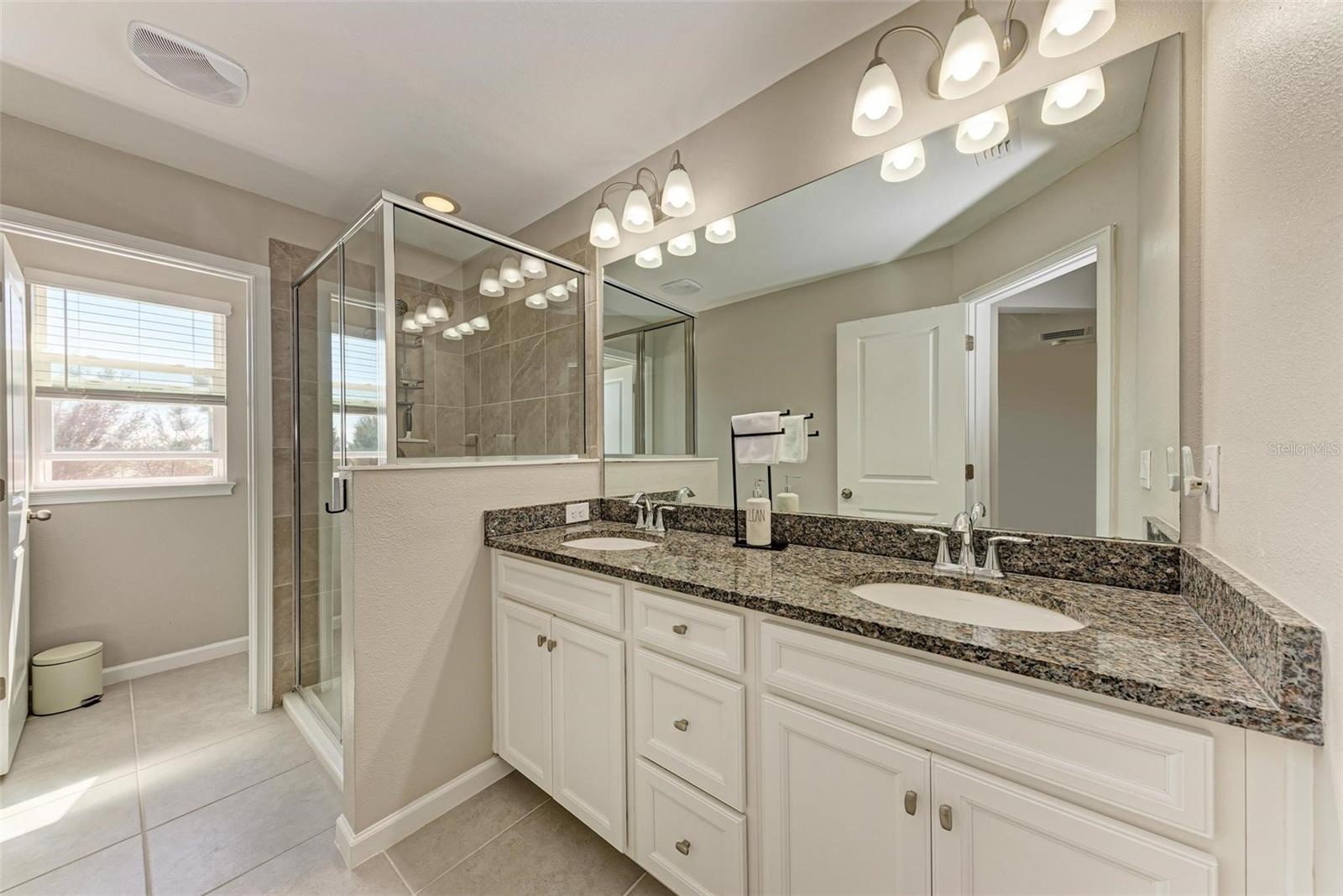 11622 ROLLING GREEN DR