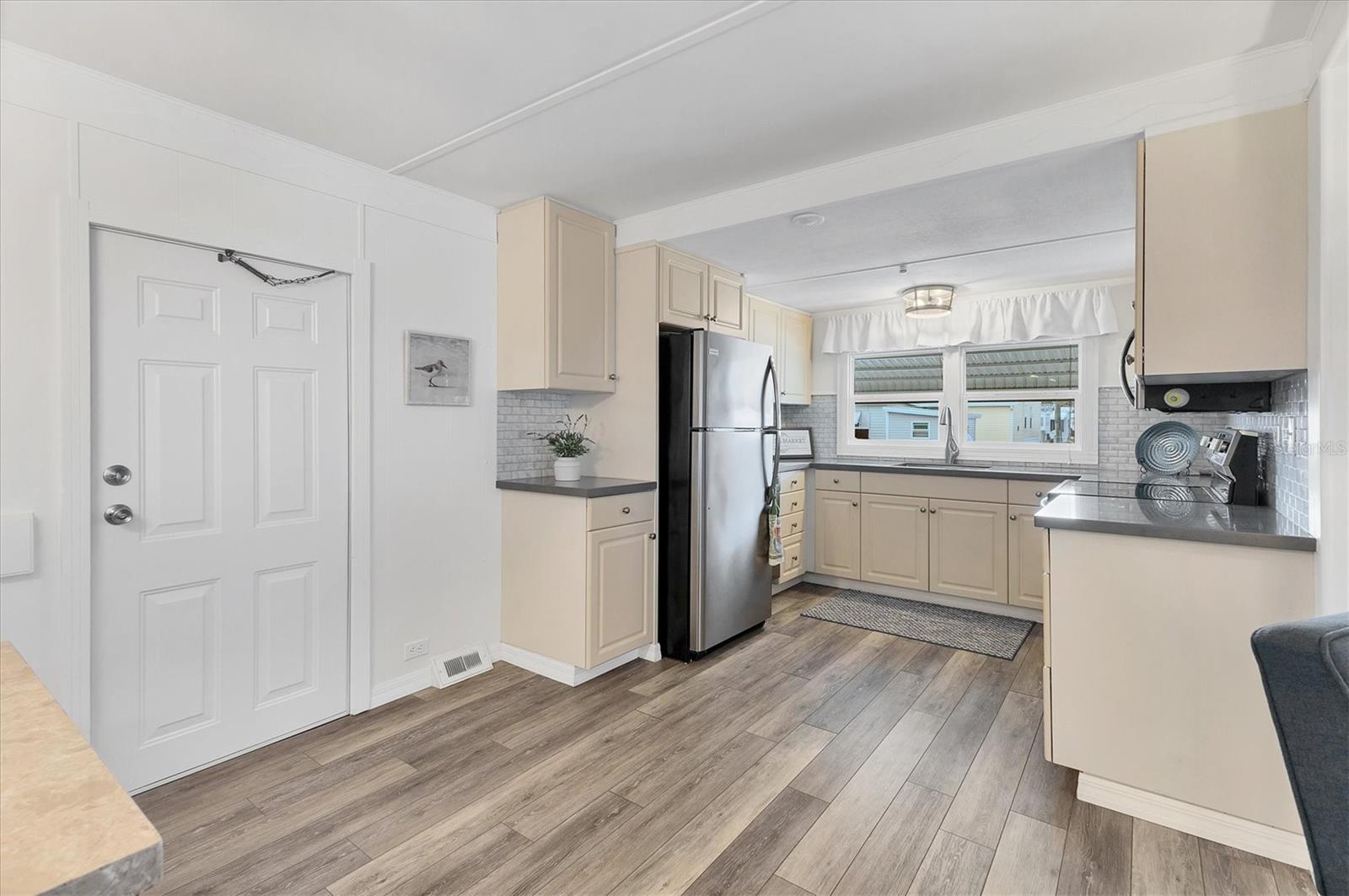 507 49TH AVENUE DR E