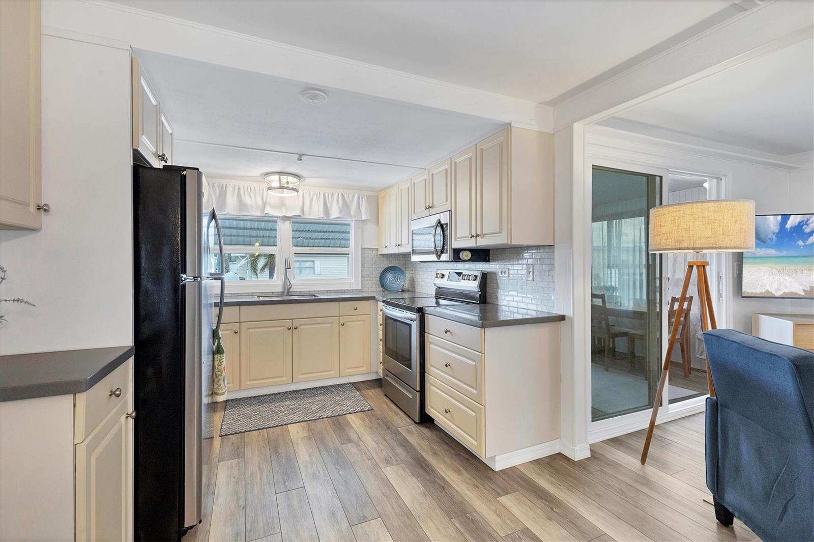 507 49TH AVENUE DR E