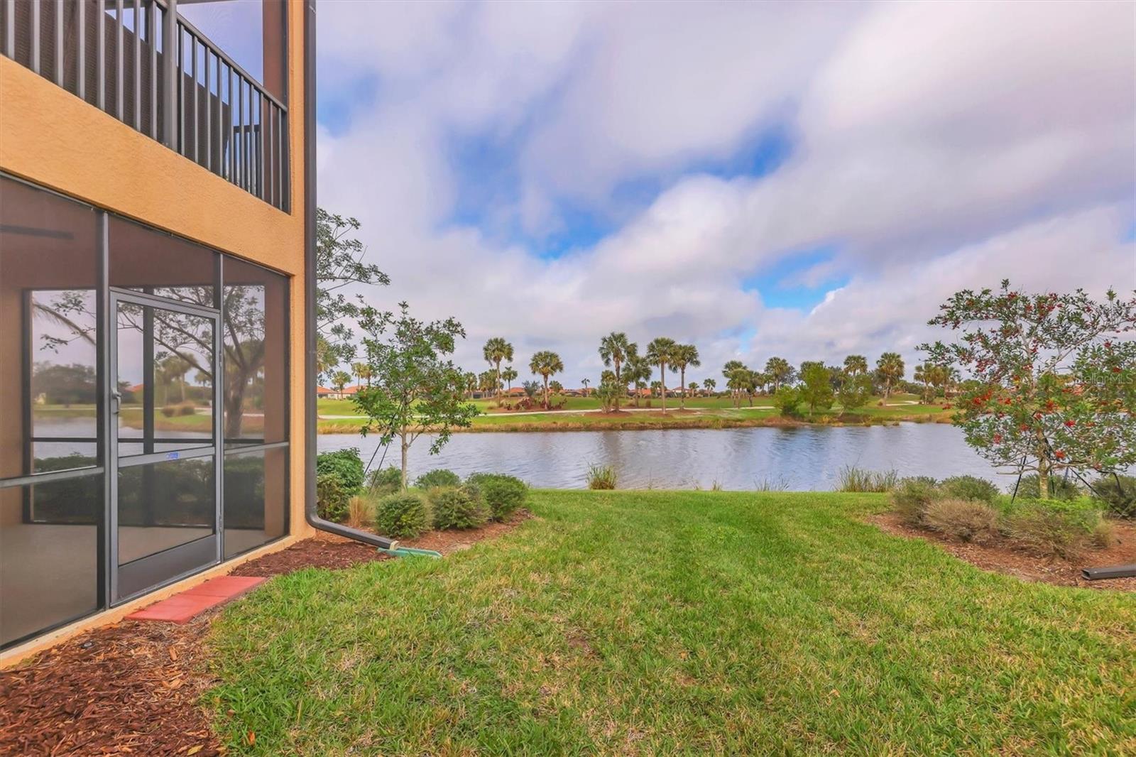 10796 TARFLOWER DR #102