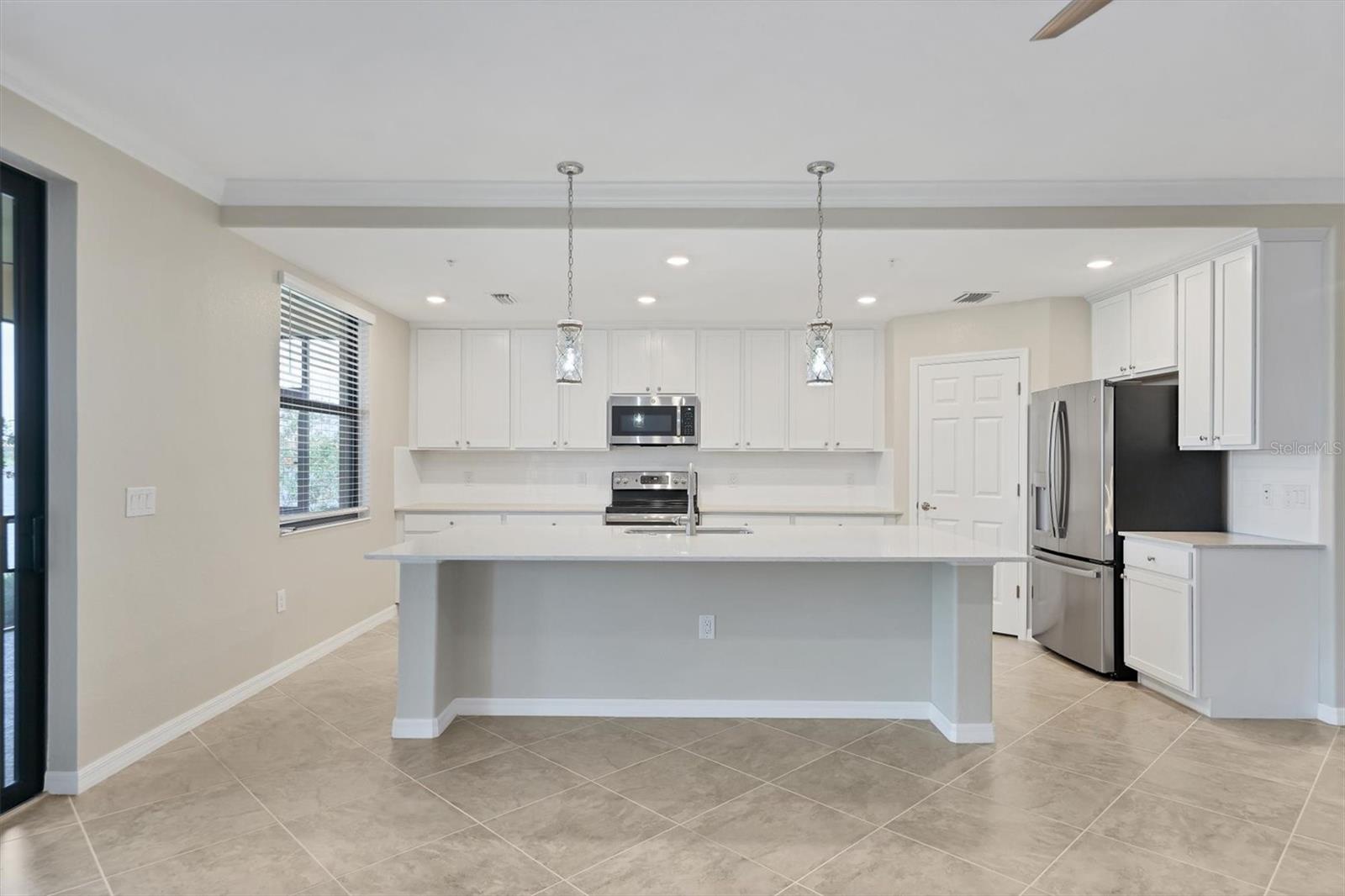 10796 TARFLOWER DR #102