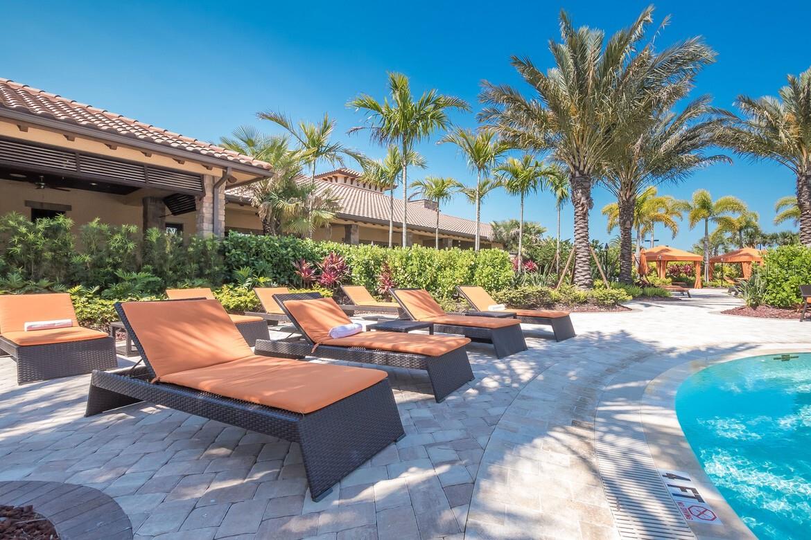 13714 MESSINA LOOP #202