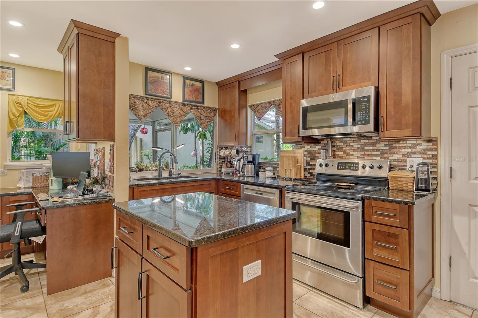 4550 CHIMNEY CREEK DR