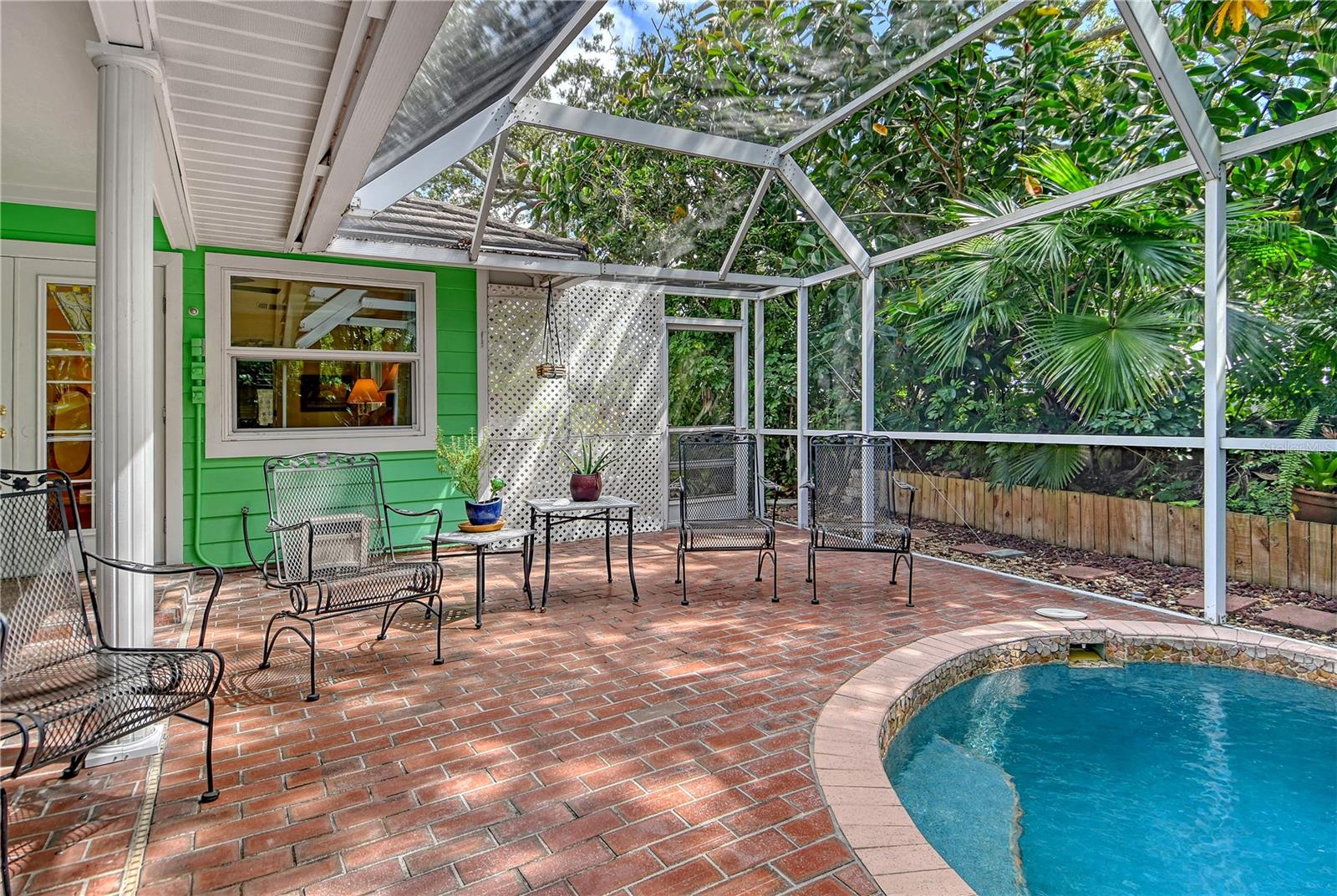 4550 CHIMNEY CREEK DR